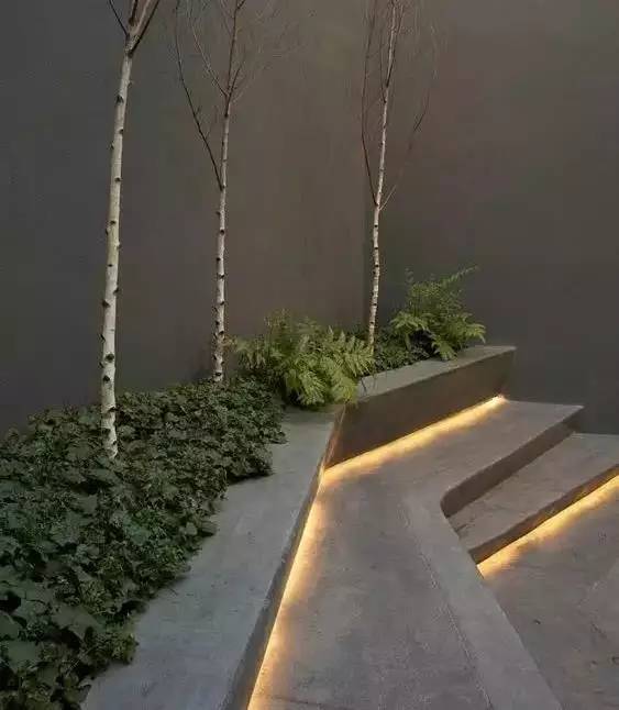 水泥墻樸素寂靜的美，庭院設計