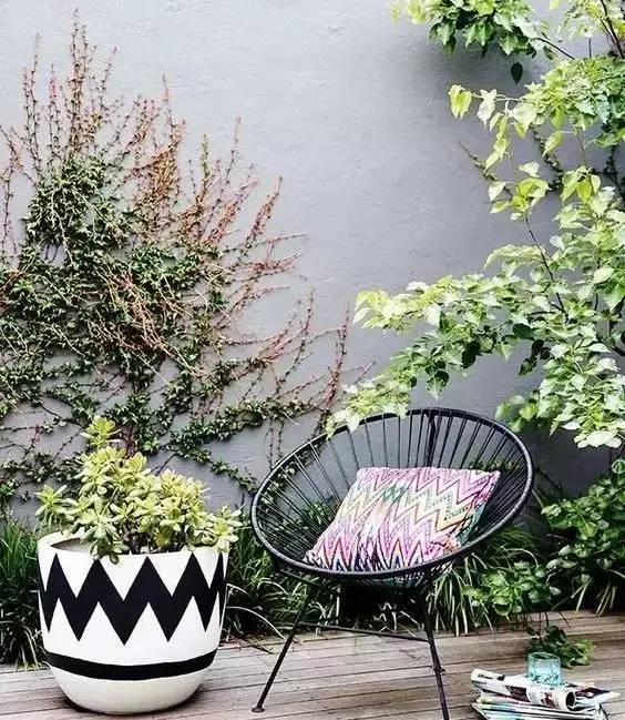 水泥墻樸素寂靜的美，庭院設(shè)計(jì)