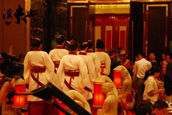 一場(chǎng)震撼的中式婚禮攝影