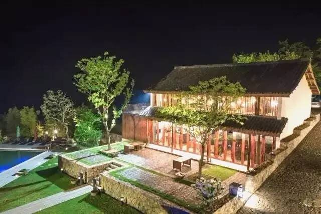 一山九舍 ， 游弋翠竹山林之中