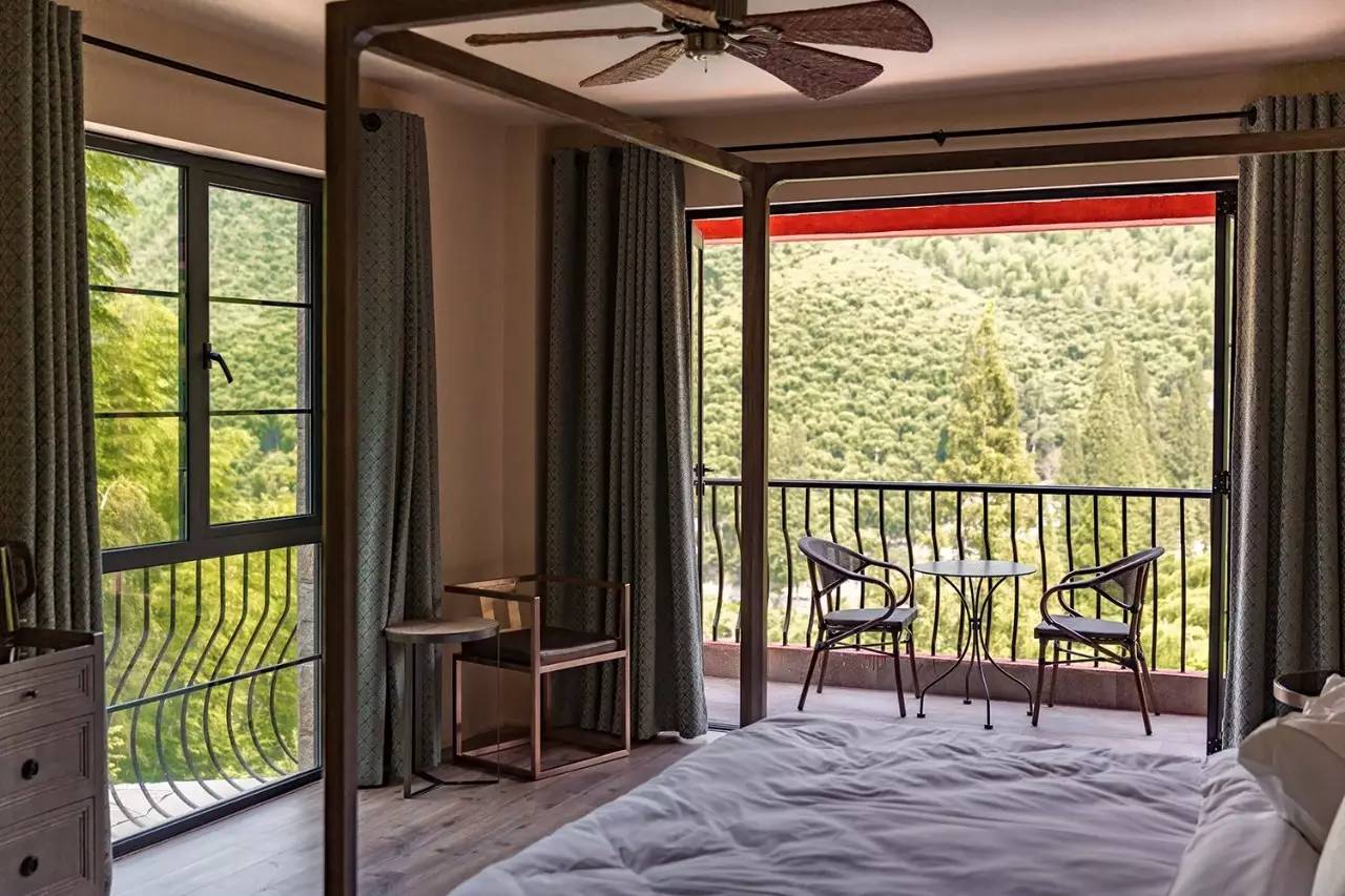 尚坡民宿，坐擁絕佳山景的無(wú)敵泳池