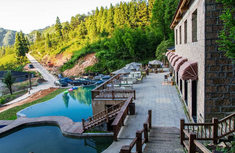 迷途綿嶺，悠悠秘境里的大山清涼