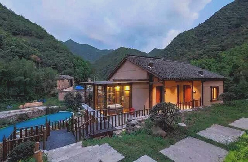 靜廬瀾柵，青山綿綿溪水潺潺