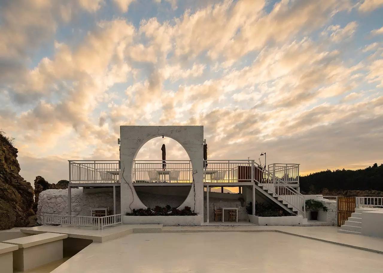 海天左舍，猶如撒歡在海與天的懷抱