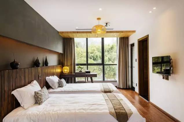 柒竹民宿，竹海里的蔚藍(lán)水