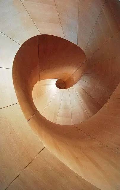 中式裝修設(shè)計，瘋狂的木頭