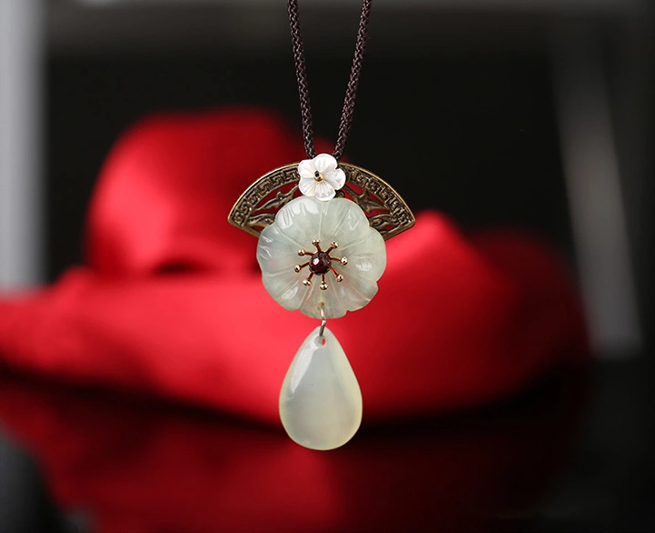 家佳樂文學(xué)飾品岫玉吊墜配飾項鏈