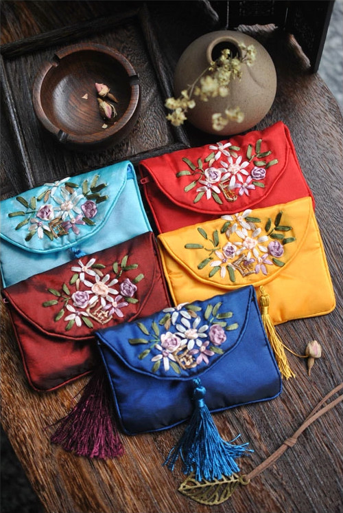 一方古意傳統(tǒng)中式手工包，復(fù)古手工繡荷包