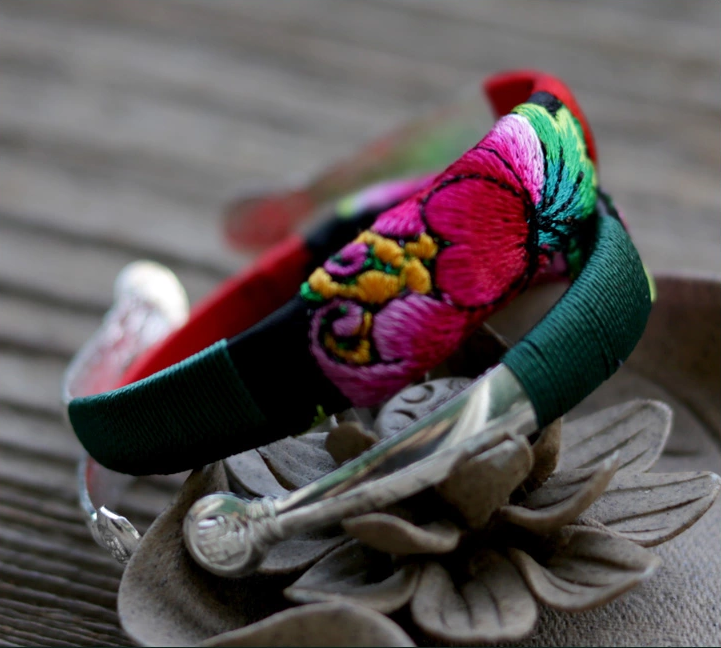 家佳樂(lè)文學(xué)云南苗銀繡花手鐲