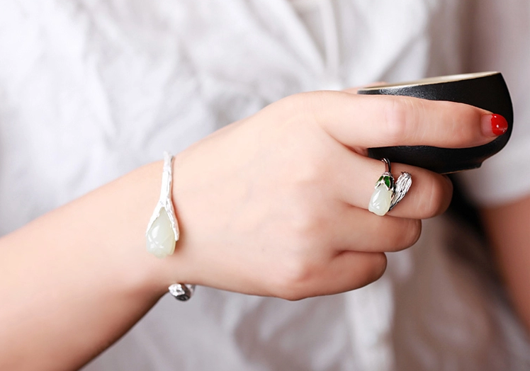 家佳樂文學(xué)復(fù)古風(fēng)白玉蘭花開口手鐲