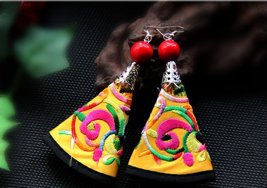 家佳樂文學手工繡花耳飾飾品