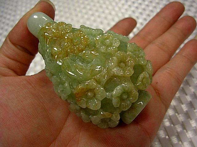 雙面精雕喜上眉梢天然翡翠鼻煙壺