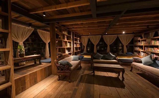 尋·尋客棧，一家超大藏書閣民宿設計