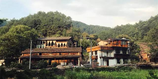 尋·尋客棧，一家超大藏書閣民宿設計