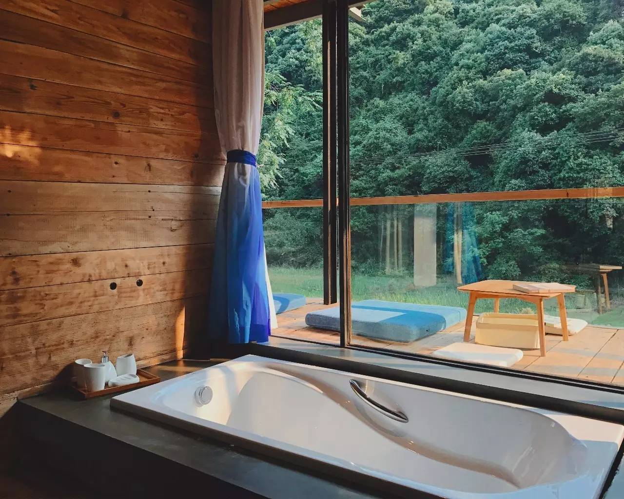 尋·尋客棧，一家超大藏書閣民宿設(shè)計(jì)