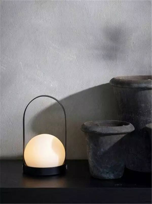 極簡(jiǎn)巧妙的燈具設(shè)計(jì)