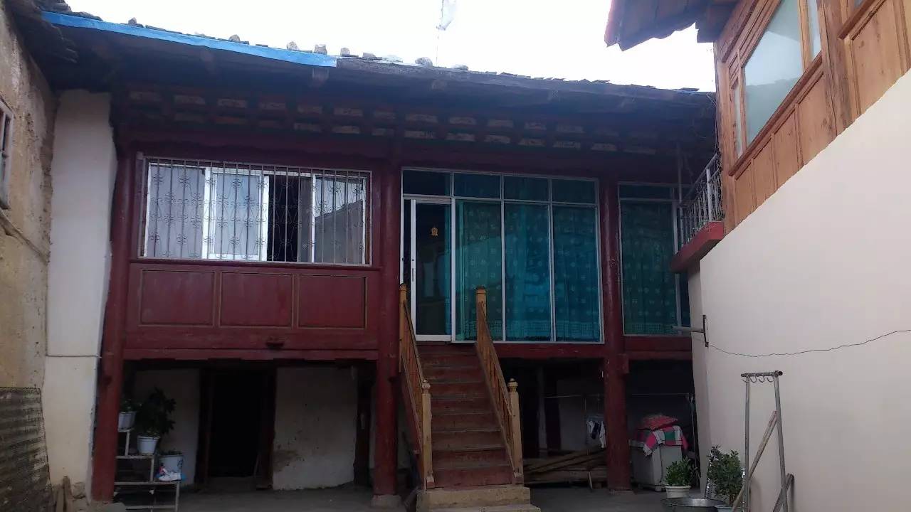 藝棧藏式客棧，我在等風(fēng)也在等你