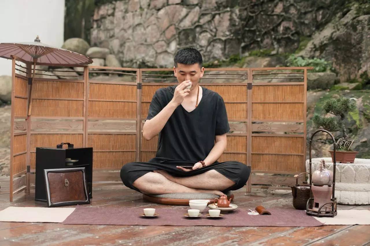 青桐·青竹茶舍，茶香縹緲靜賞西湖