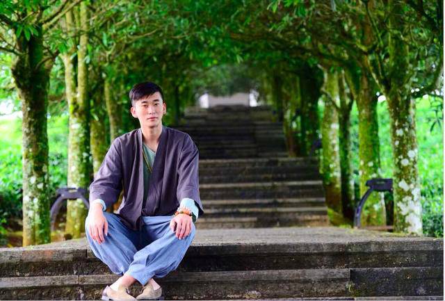 青桐·青竹茶舍，茶香縹緲靜賞西湖