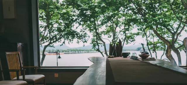 青桐·青竹茶舍，茶香縹緲靜賞西湖