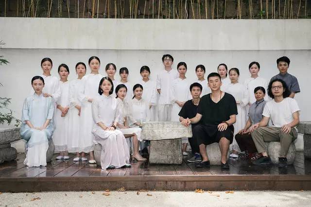 青桐·青竹茶舍，茶香縹緲靜賞西湖