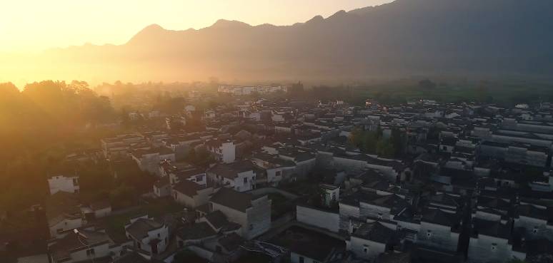 南屏喜舍民宿，從南方飛入徽州白墻灰瓦的歸燕