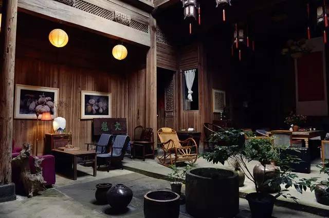 南屏喜舍民宿，從南方飛入徽州白墻灰瓦的歸燕