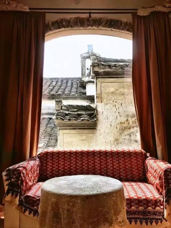 南屏喜舍民宿，從南方飛入徽州白墻灰瓦的歸燕