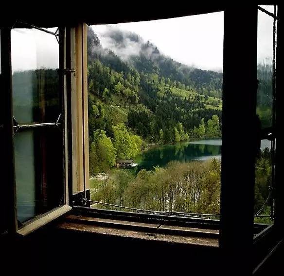 住進(jìn)山林享受一個(gè)人的狂歡，愛上中式裝修的1