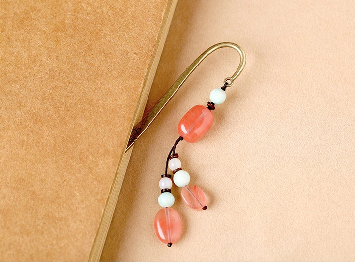 簡(jiǎn)約復(fù)古古風(fēng)西瓜紅石流蘇書(shū)簽