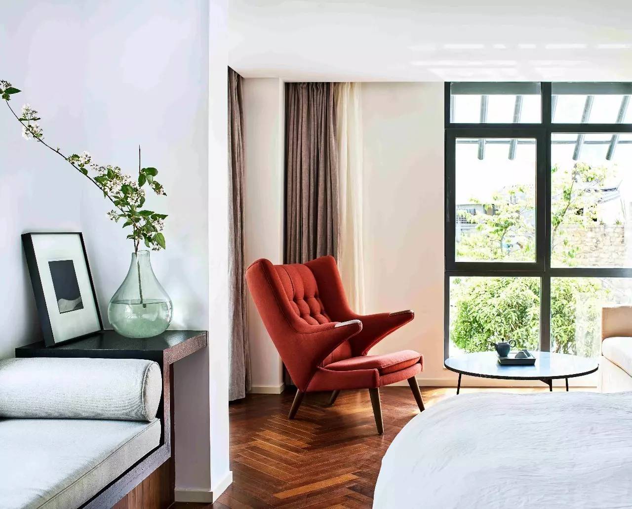 大理浥塵客舍，在山水間觀洱海日出望蒼山之巔