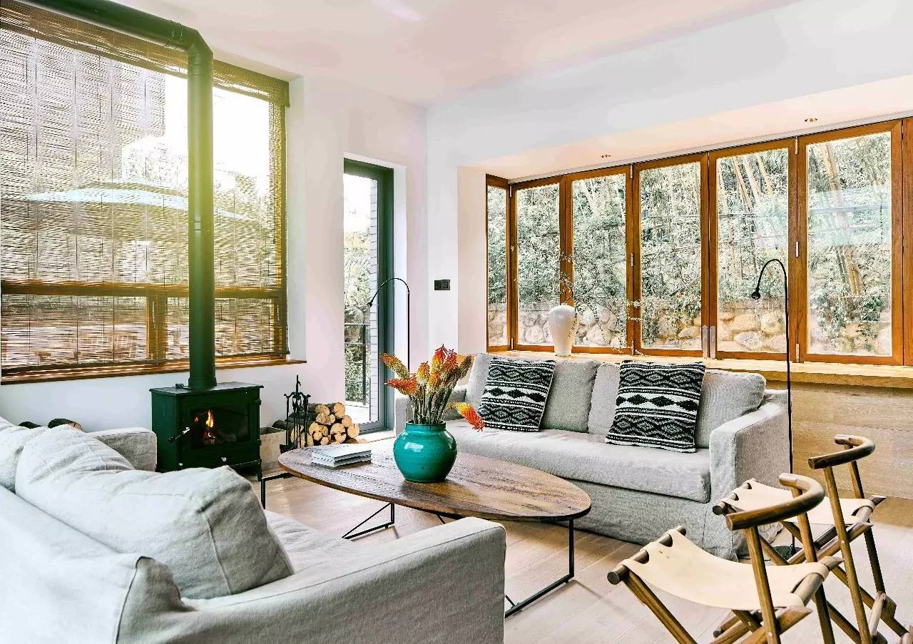 大理浥塵客舍，在山水間觀洱海日出望蒼山之巔