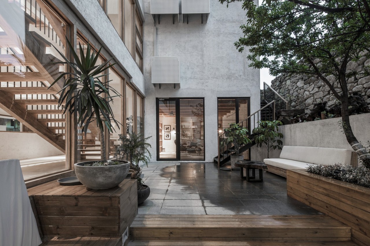 大理既下山，天光云影共徘徊