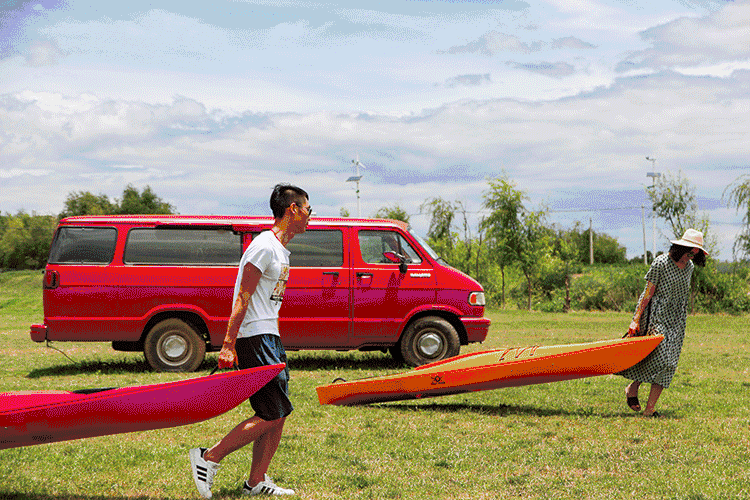 大理既下山，天光云影共徘徊