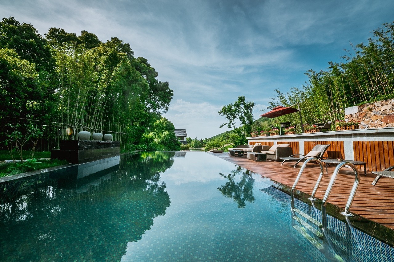 縹緲軒民宿，縹緲峰下伴山林美景泡一池私湯