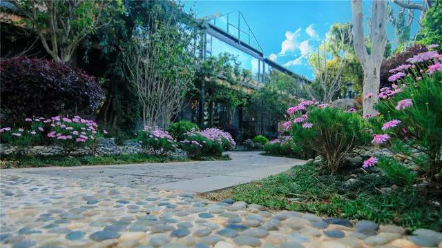 融居·銀箔泉，來銀箔泉邊喝茶看蒼山洱海