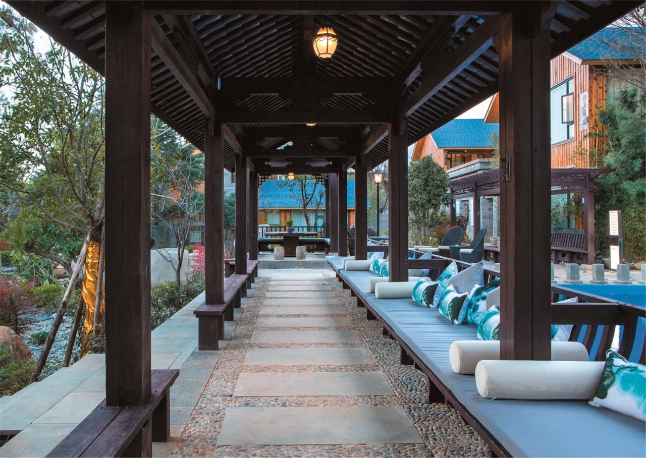 融居·銀箔泉，來銀箔泉邊喝茶看蒼山洱海