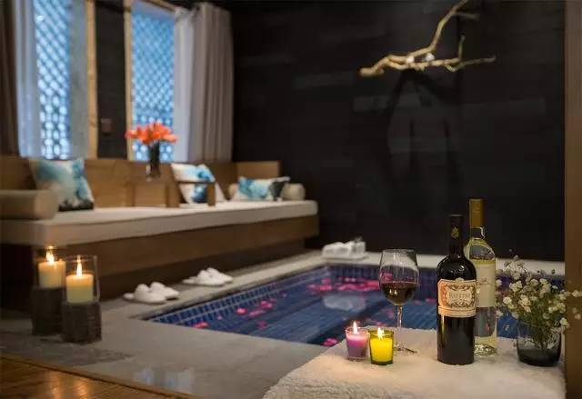 融居·銀箔泉，來銀箔泉邊喝茶看蒼山洱海