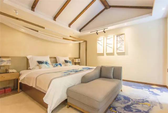 融居·銀箔泉，來銀箔泉邊喝茶看蒼山洱海