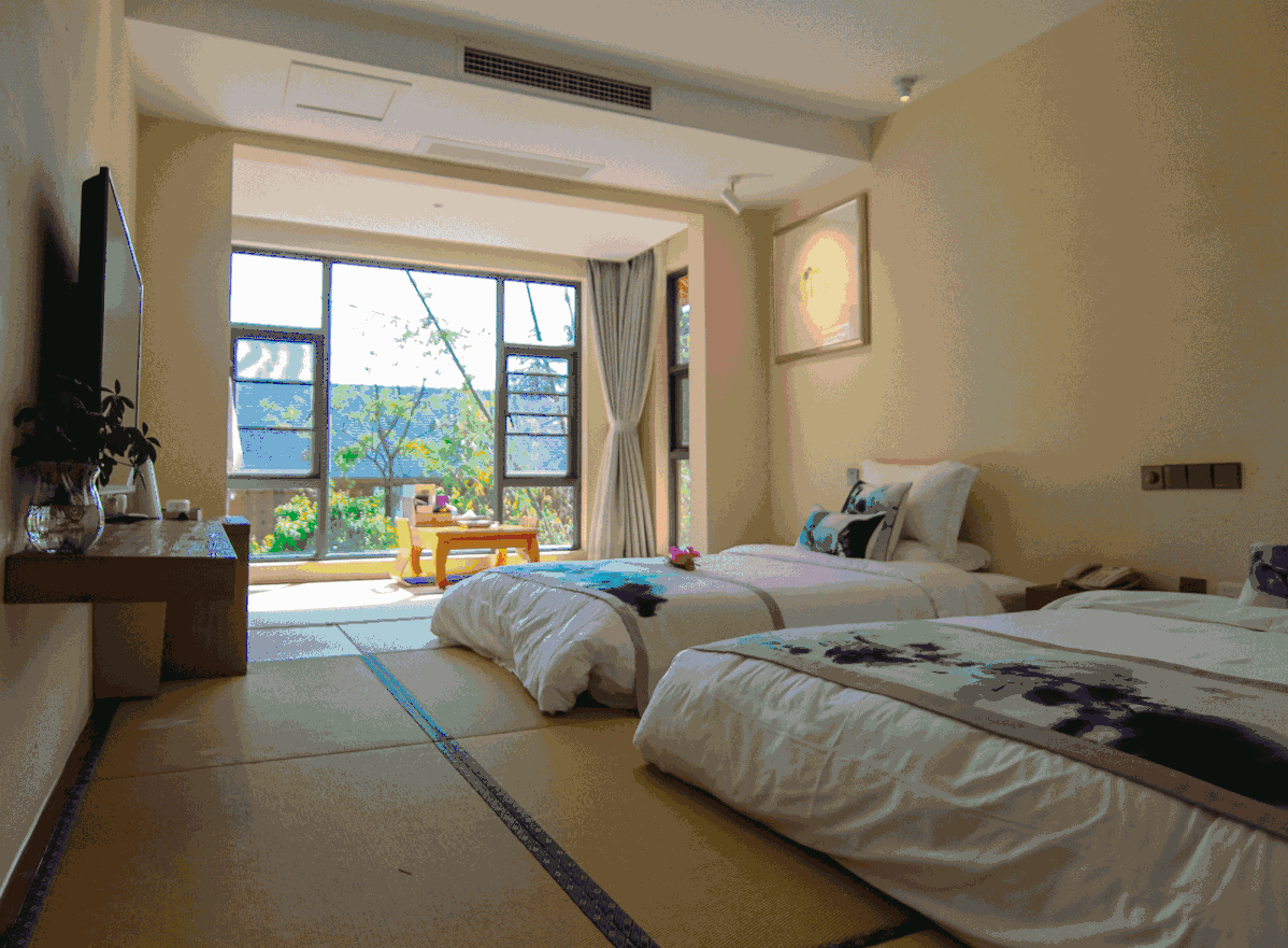 融居·銀箔泉，來銀箔泉邊喝茶看蒼山洱海