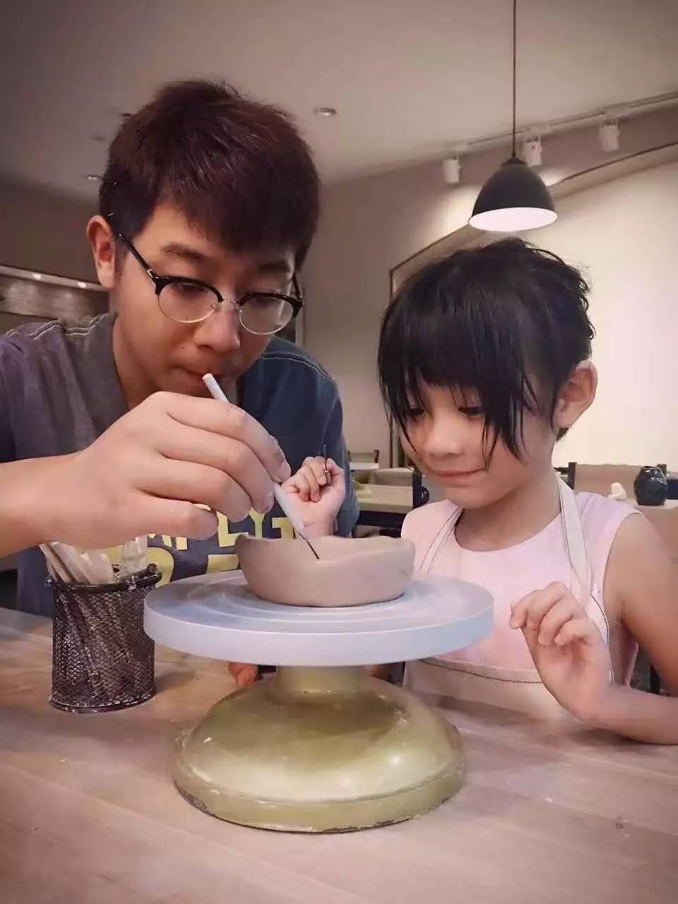 如隱·小佐居，半入溪水半入云