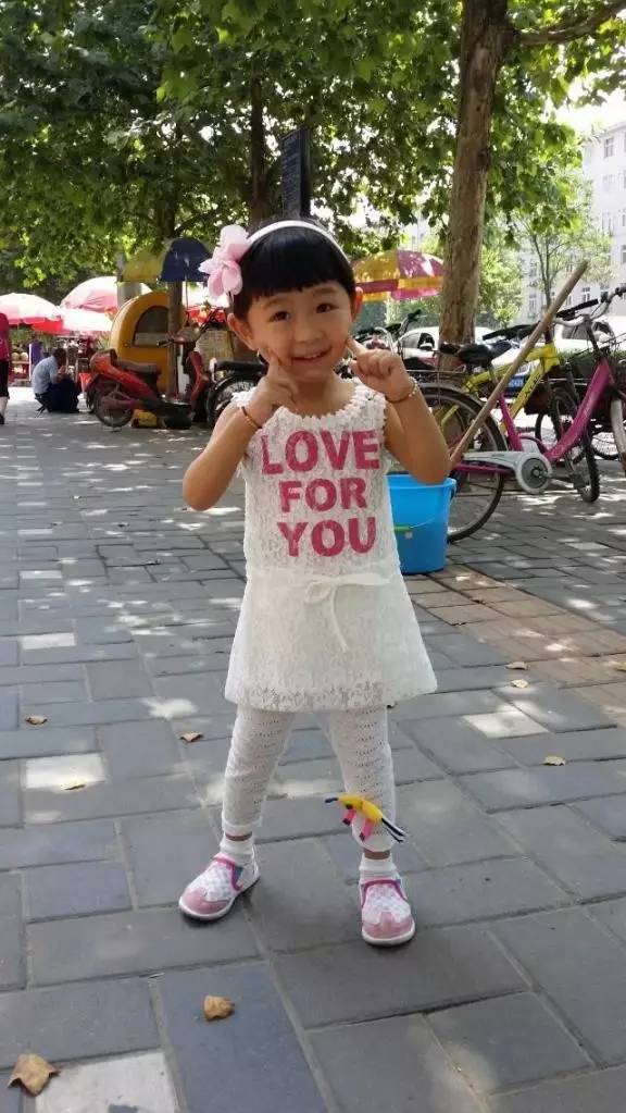 如隱·小佐居，半入溪水半入云