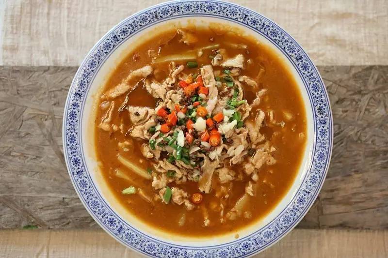 如隱·小佐居，半入溪水半入云