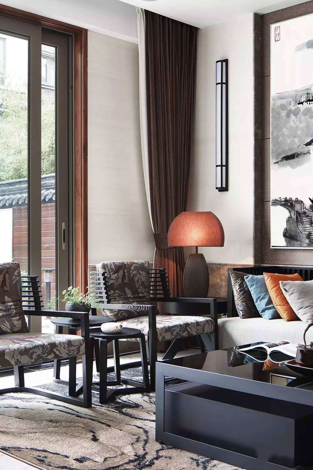 裝修設(shè)計(jì)：新中式客廳最有范的待客之道！