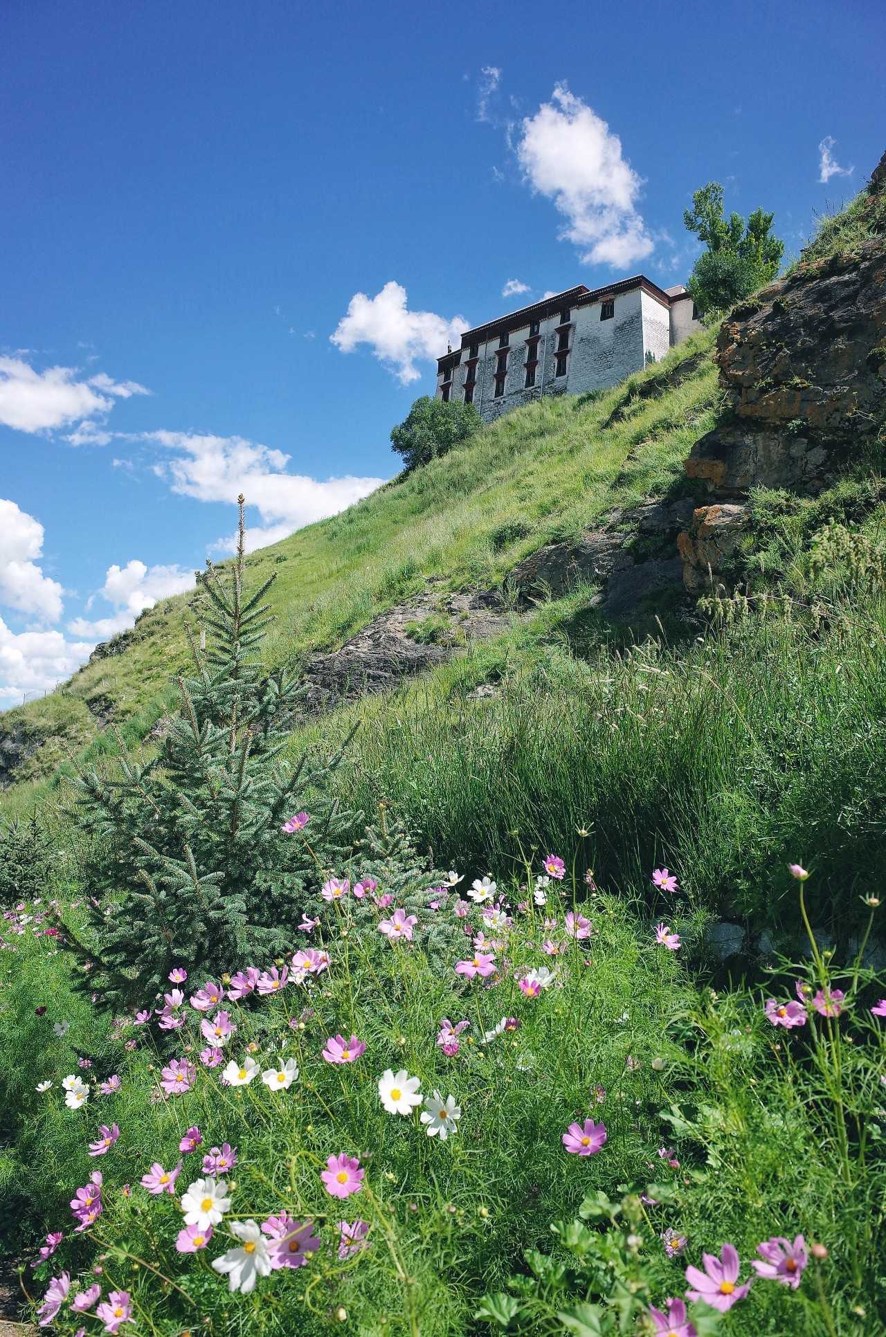 拉薩香格里拉酒店，睡在世界屋脊之上