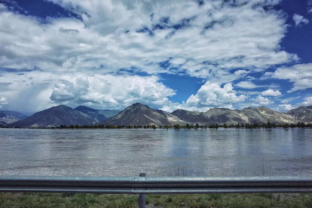 拉薩香格里拉酒店，睡在世界屋脊之上