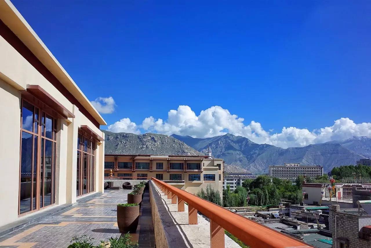 拉薩香格里拉酒店，睡在世界屋脊之上