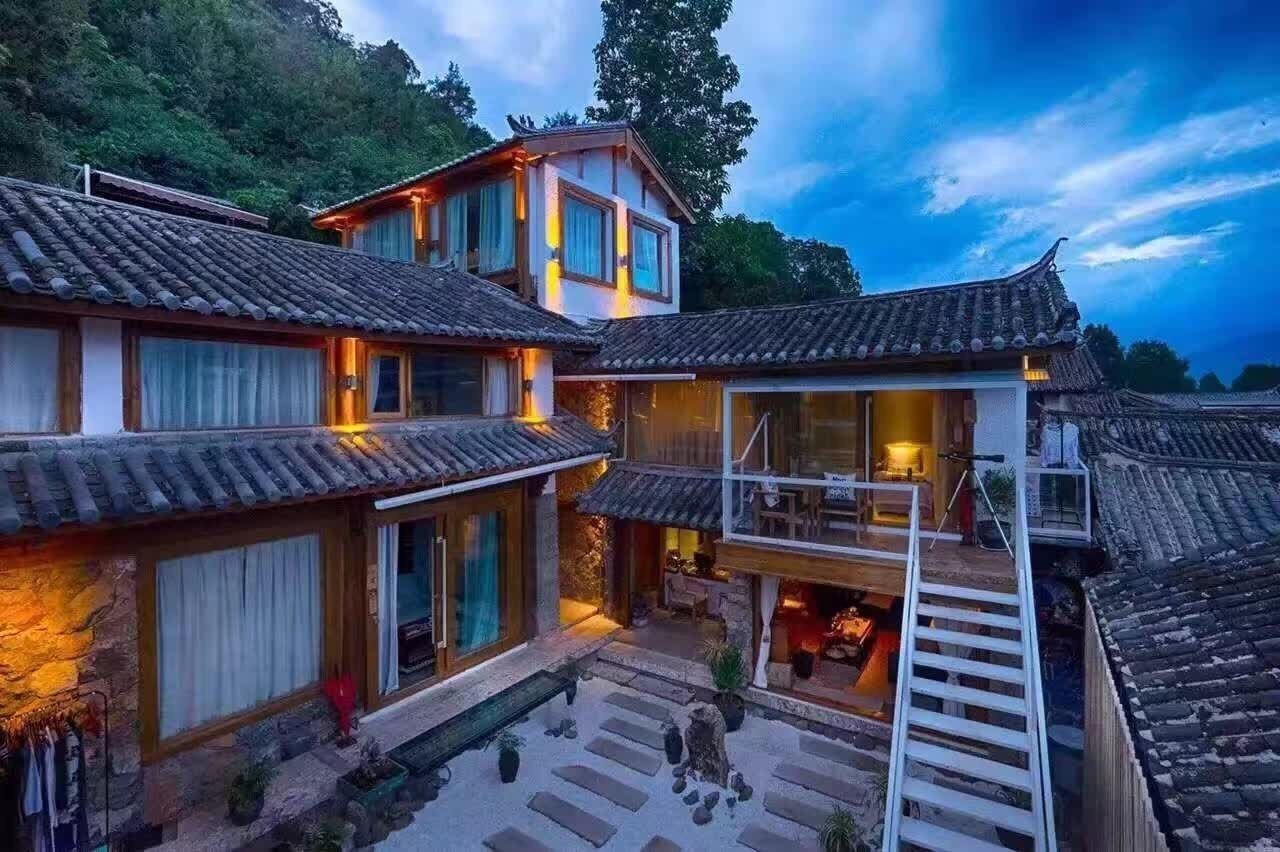 麗江束河聚寶齋民宿，告別曾經(jīng)邂逅未來的美麗