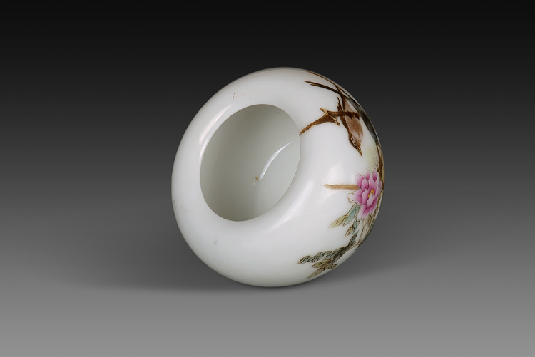 民國(guó)珠山八友程意亭花鳥(niǎo)粉彩瓷水盂