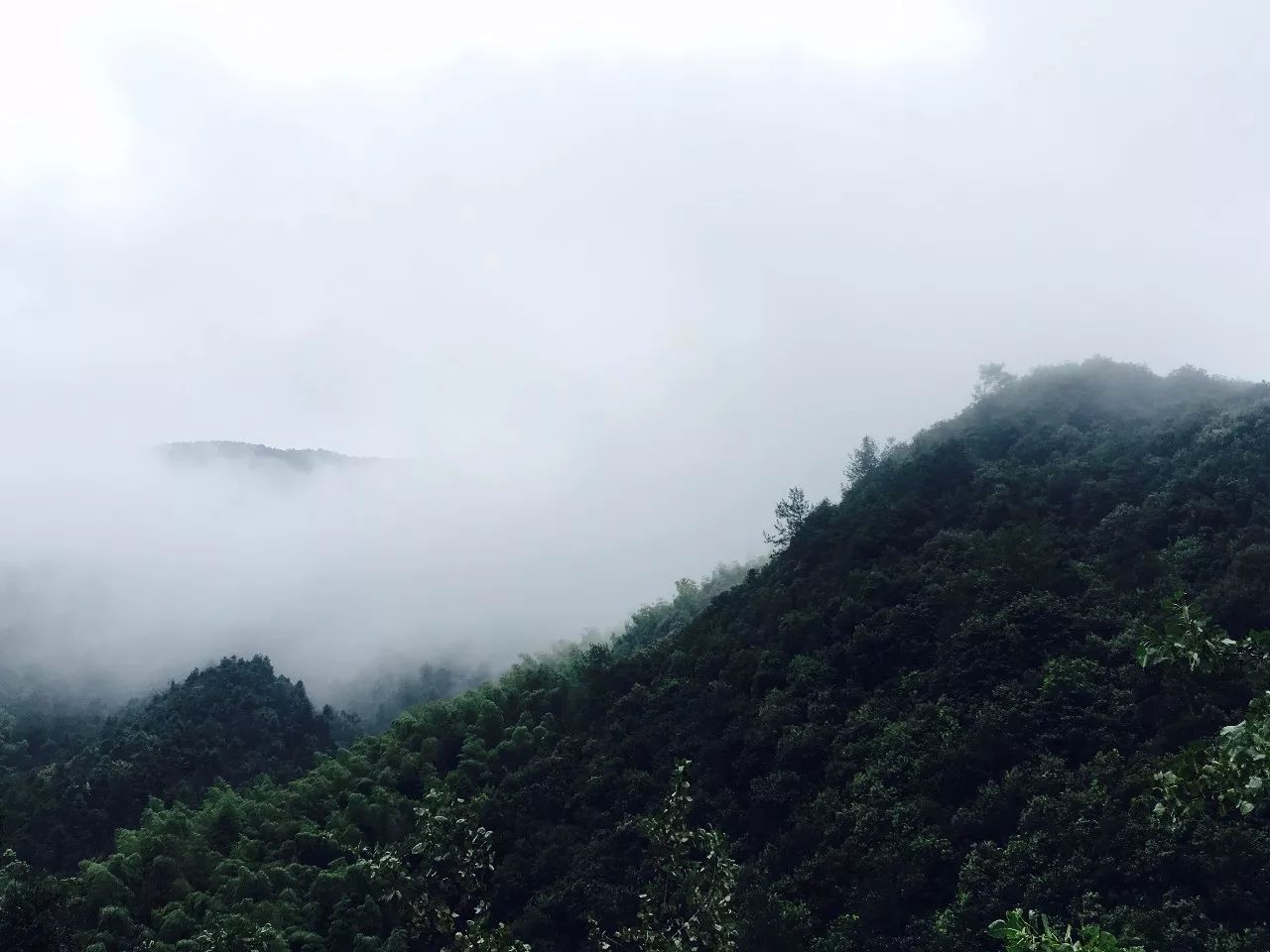 杭州·天方夜潭，給你一個「山脊之巔」的舞臺